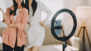 ΑΑΔΕ: «Σκανάρει» influencers και «φτωχούς» με πολλά έξοδα