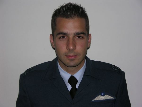 Ο νεκρός πιλότος έχει όνομα: Γιώργος Μπαλταδώρος