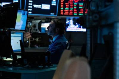 Επιφυλακτικοί οι επενδυτές στη Wall Street-Ανοδικό ξεκίνημα για Dow Jones