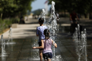 Καύσωνας με βαρύ τίμημα: Έως €180 δισ. το κόστος για την ευρωπαϊκή οικονομία