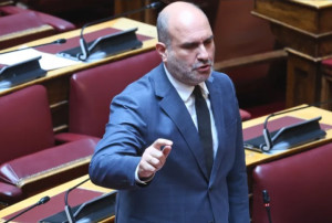 Ο Μαρκόπουλος... την είπε στον Άδωνι για το τένις με τον Κασσελάκη