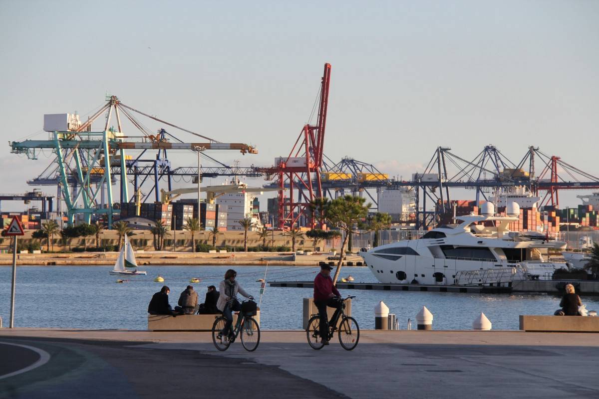 Τα λιμάνια της Βαλένθια και της Σεβίλλης ενισχύουν τη συνεργασία
