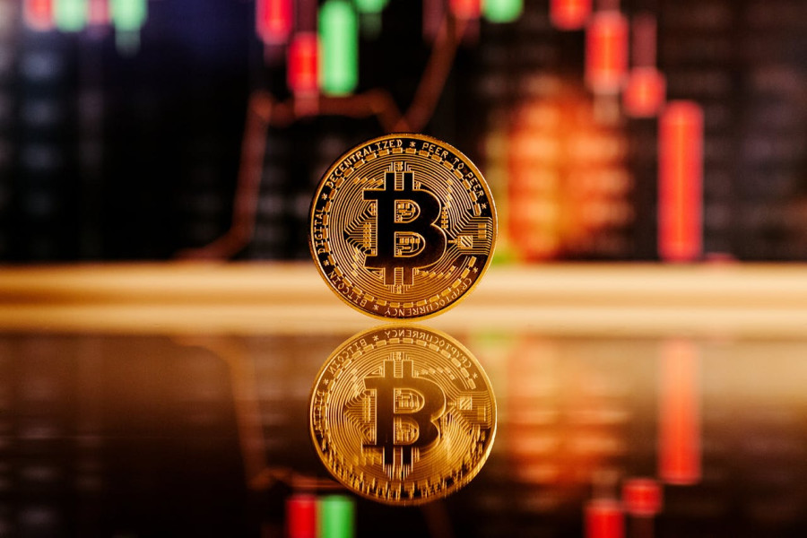 Το Bitcoin αντέχει και «φλερτάρει» με τα $119.000 – Ανοδικές τάσεις και στα alts