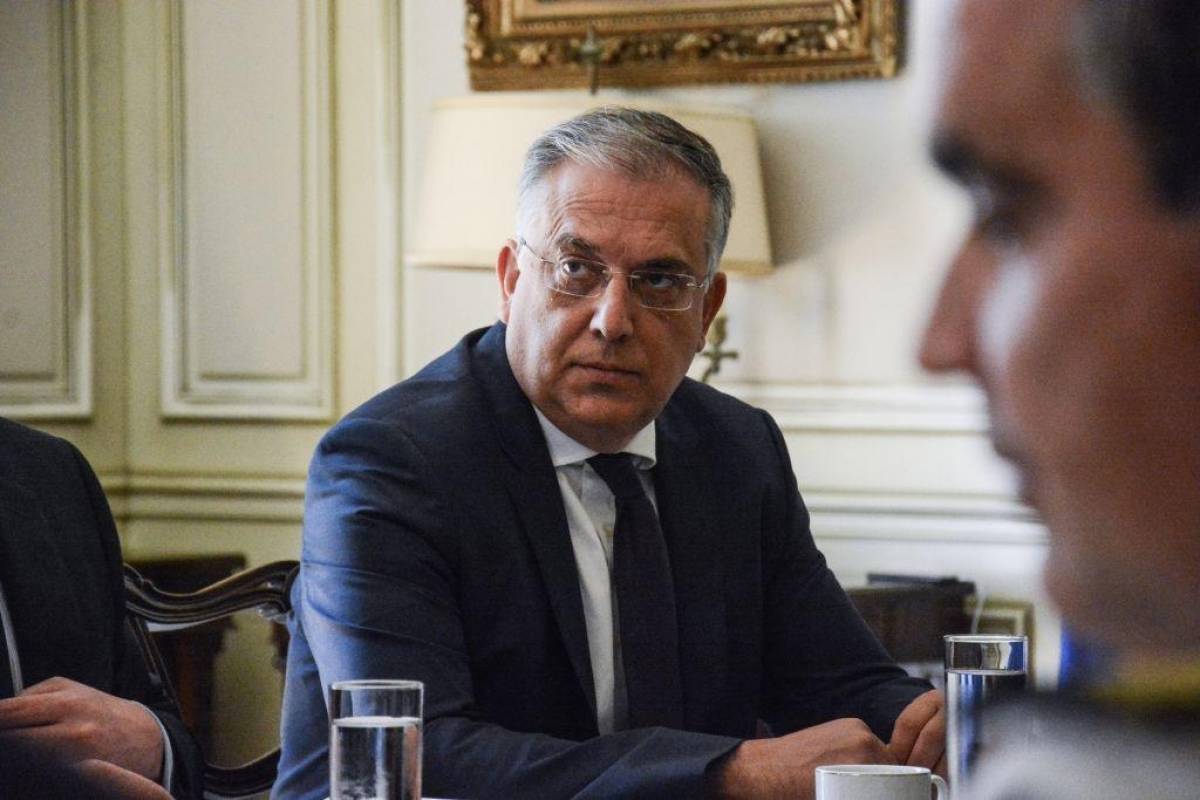 Θεοδωρικάκος: Με πανελλαδικές εξετάσεις η ιθαγένεια σε αλλοδαπούς