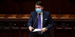 Ιταλία: Απαγόρευση κυκλοφορίας τη νύχτα και τηλεκπαίδευση στα λύκεια