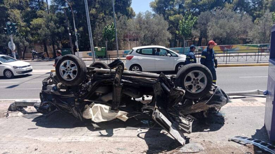 Δυστύχημα στη Ραφήνα: 88χρονη οδηγός παραβίασε κόκκινο-Νεκρός ένας στρατιωτικός