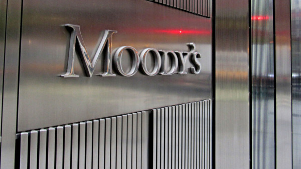 Moody's: Συνέχεια στις αναβαθμίσεις-Βαθμίδα Βaa2/P-2 σε Alpha Bank και Πειραιώς