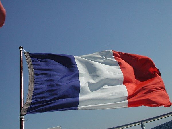 Γαλλία: Βελτιώθηκε τον Ιούλιο το επιχειρηματικό κλίμα