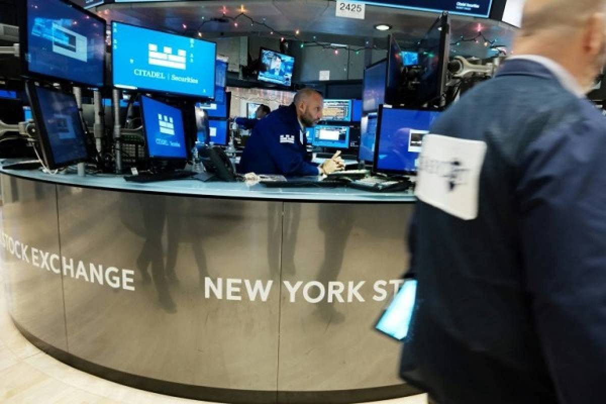 Wall Street: Σε ανοδικό «μονοπάτι» παρά το «άλμα» του πληθωρισμού