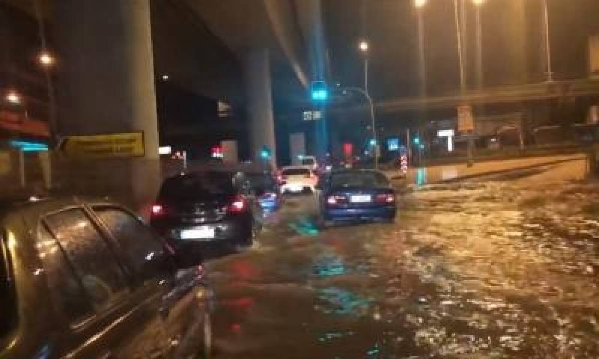 Κύμα κακοκαιρίας «χτύπησε» Θεσσαλονίκη και Τρίκαλα