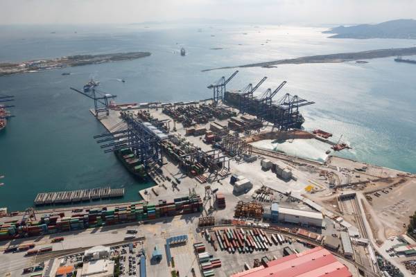 Επισπεύδονται τα επενδυτικά έργα στο λιμάνι του Πειραιά
