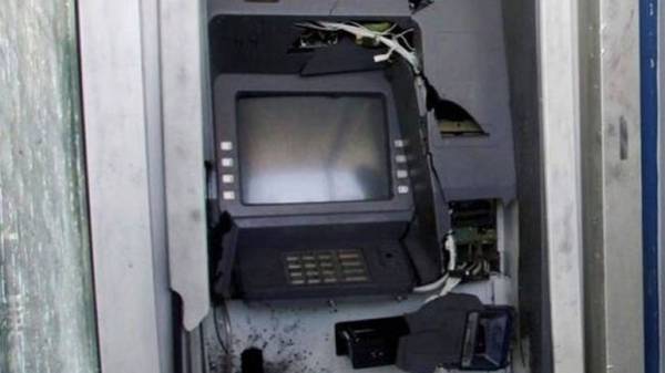 Έκρηξη σε ΑΤΜ στην Κερατέα προκάλεσε εκτεταμένες ζημιές