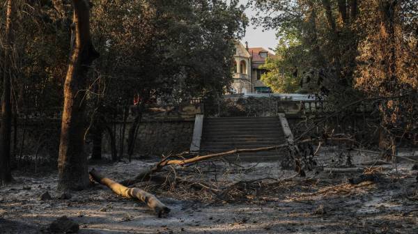 Συνεχίζονται οι έλεγχοι κτιρίων στις πυρόπληκτες περιοχές-2.300 αυτοψίες