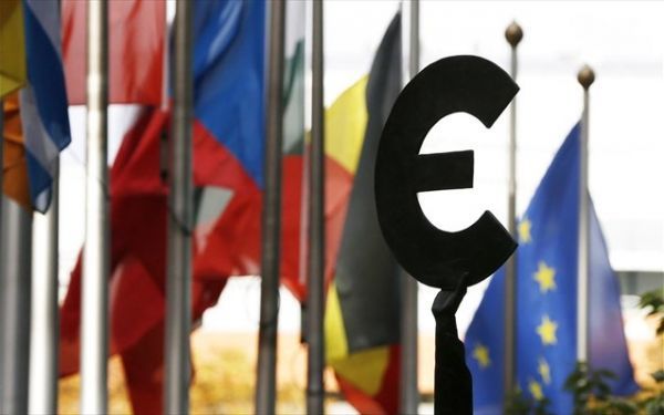 Κομισιόν: "Συνεχίστε τις μεταρρυθμίσεις..."