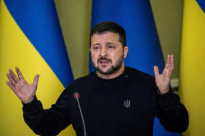 Ζελένσκι: H συνάντηση Τραμπ – Πούτιν να ανοίξει τον δρόμο για την ειρήνη – Αναγκαίες οι τριμερείς συνομιλίες