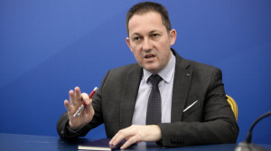 Πέτσας για ΟΠΕΚΕΠΕ: Δεν πρόκειται να υπερψηφίσω όλες τις άρσεις ασυλίας