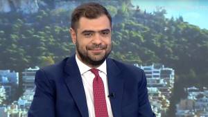 Μαρινάκης: Μόνιμη αύξηση αποδοχών αντί για έκτακτα βοηθήματα