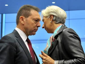 Νέα «καμπανάκια» Στουρνάρα στη Λαγκάρντ για πληθωρισμό και ύφεση