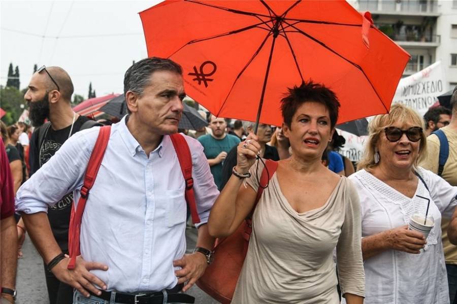 Τσακαλώτος και Τασία σε επαναστατική γυμναστική
