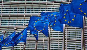 ΕΕ: Σχεδιάζει δασμούς 25% έως 50% στον κινεζικό χάλυβα