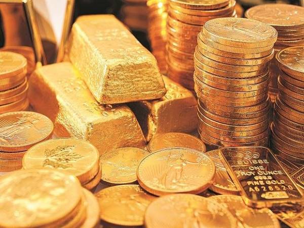 «Σπάει τα κοντέρ» ο χρυσός – Διολισθαίνει το πετρέλαιο