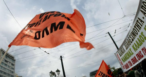 Μαθητές και φοιτητές στα Προπύλαια κατά των μη κρατικών πανεπιστημίων