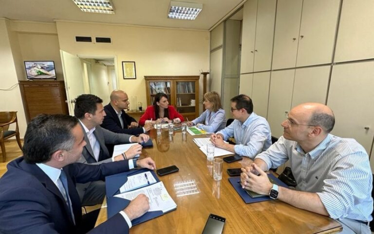 Υπ. Εσωτερικών: Σύσκεψη για προσλήψεις στους συγκοινωνιακούς φορείς