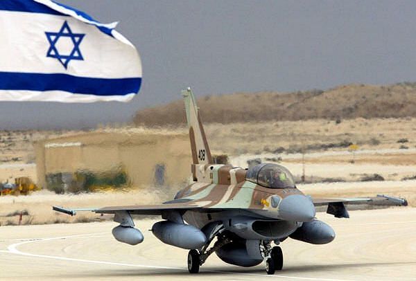 Έπεσαν υπογραφές σε στρατιωτική συμφωνία με το Ισραήλ