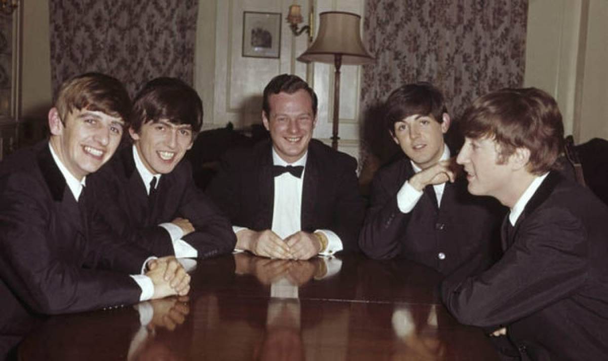 «Midas Man»: Η ζωή του θρυλικού μάνατζερ των Beatles γίνεται ταινία
