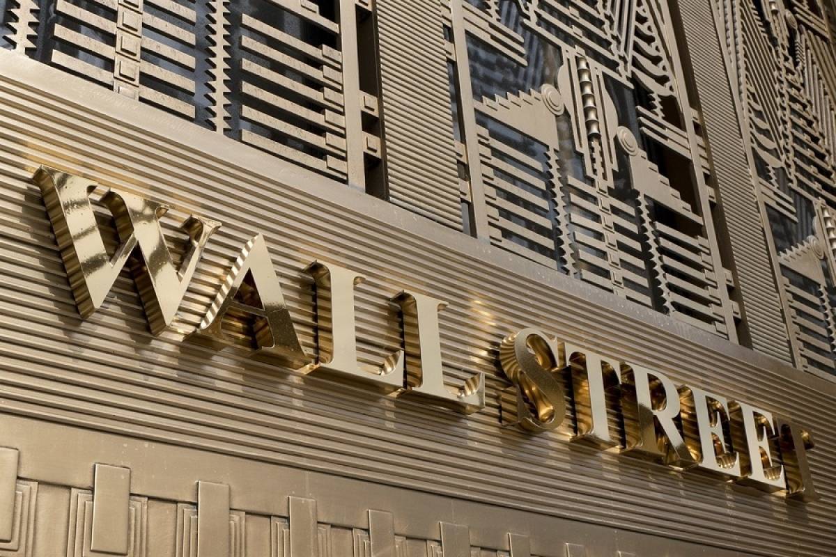 Με ψηλά το κεφάλι έκλεισε το εξάμηνο η Wall Street-Στα 1.800 δολάρια ο χρυσός