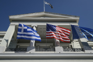 «Καμπανάκι» ΔΝΤ: Οι ΗΠΑ οδεύουν να ξεπεράσουν την Ελλάδα στο δημόσιο χρέος