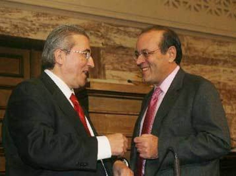 Κλείδωσε η μηδενική αύξηση για το 2010 - Στον αέρα 13ος και 14ος μισθός
