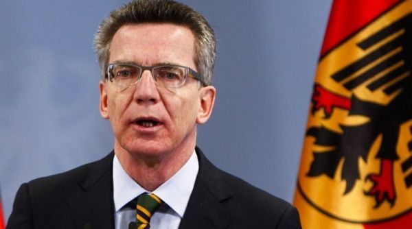 Ντε Μεζιέρ: Ευρωπαϊκές λύσεις και όχι εθνικές δράσεις για το προσφυγικό