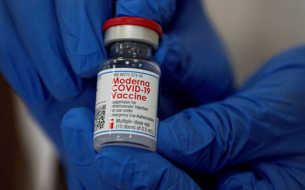 Η Moderna ζητά έγκριση της τρίτης δόσης σ’όλους τους ενήλικες