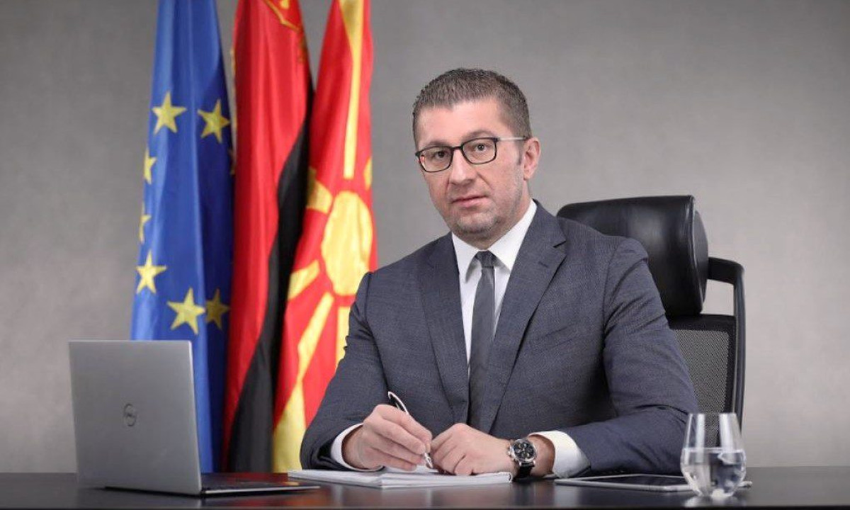 Ο Μιτσκόσκι σέβεται... α λα καρτ τη Συμφωνία των Πρεσπών