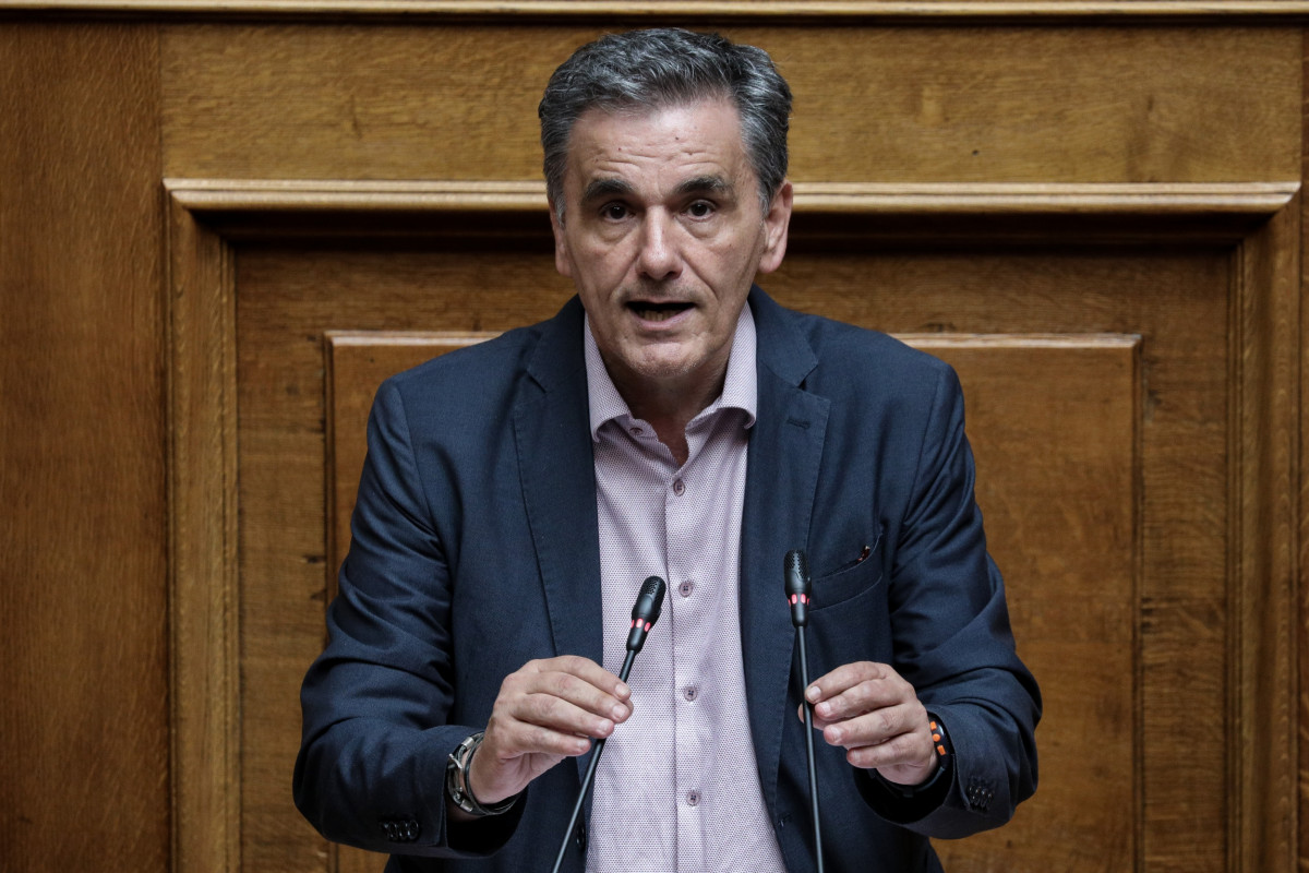 Τσακαλώτος: «Πυρά» για ΟΣΕ και νερό-Μεγάλη απόσταση από την κοινωνία