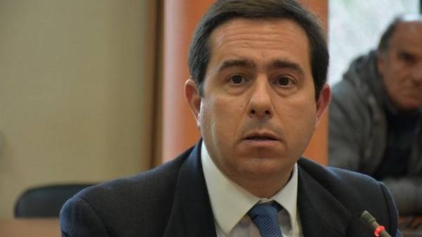 Μηταράκης: Δεν είναι λύση ο πολλαπλασιασμός των δομών προσφύγων- μεταναστών