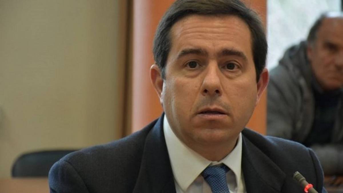 Μηταράκης: Δεν είναι λύση ο πολλαπλασιασμός των δομών προσφύγων- μεταναστών