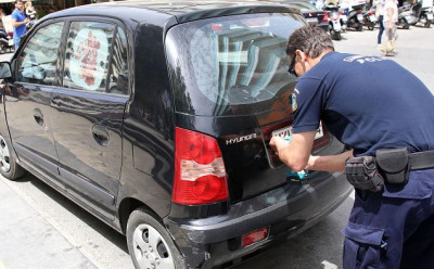 Νέος ΚΟΚ: «Φρένο» στην αφαίρεση πινακίδων, τιμωρίες για τον οδηγό