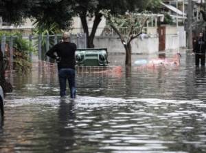Προληπτική αργία λόγω βροχής (αλλά και ελλιπούς προετοιμασίας)