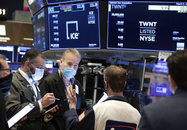 Σε επίπεδα ρεκόρ ο Dow-Ανοδικά πετρέλαιο και χρυσός