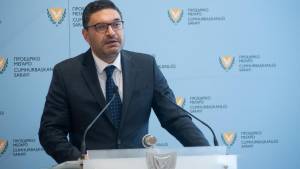 Κύπρος-ΥΠΟΙΚ: Θα μειωθεί στο 104,2% του ΑΕΠ το δημόσιο χρέος