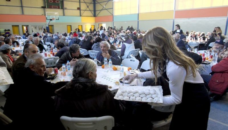 Γεύμα αγάπης για άστεγους και άπορους