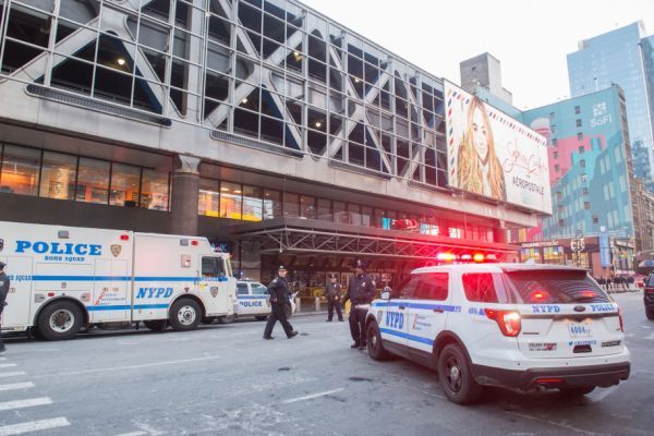 «Απόπειρα τρομοκρατικής ενέργειας» η έκρηξη στη Νέα Υόρκη (video)