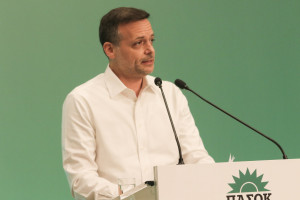 Δούκας: Το ΠΑΣΟΚ πρέπει να διαλέξει στρατόπεδο
