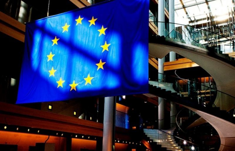 Bloomberg: Η Γερμανία κάνει πίσω για το ασφαλιστικό ελέω προσφυγικού