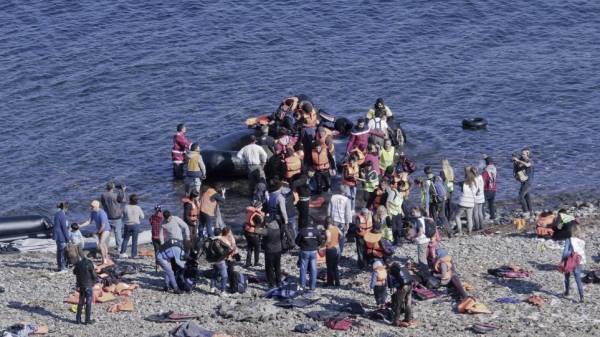 Αύξηση ροών στα νησιά μετά το «μπλόκο» στον Έβρο