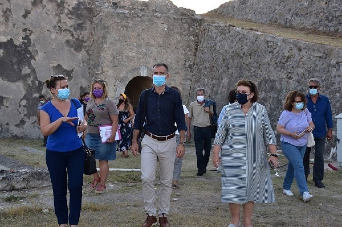 Μενδώνη: Τριήμερη επίσκεψη στη Λευκάδα για τα έργα πολιτισμού