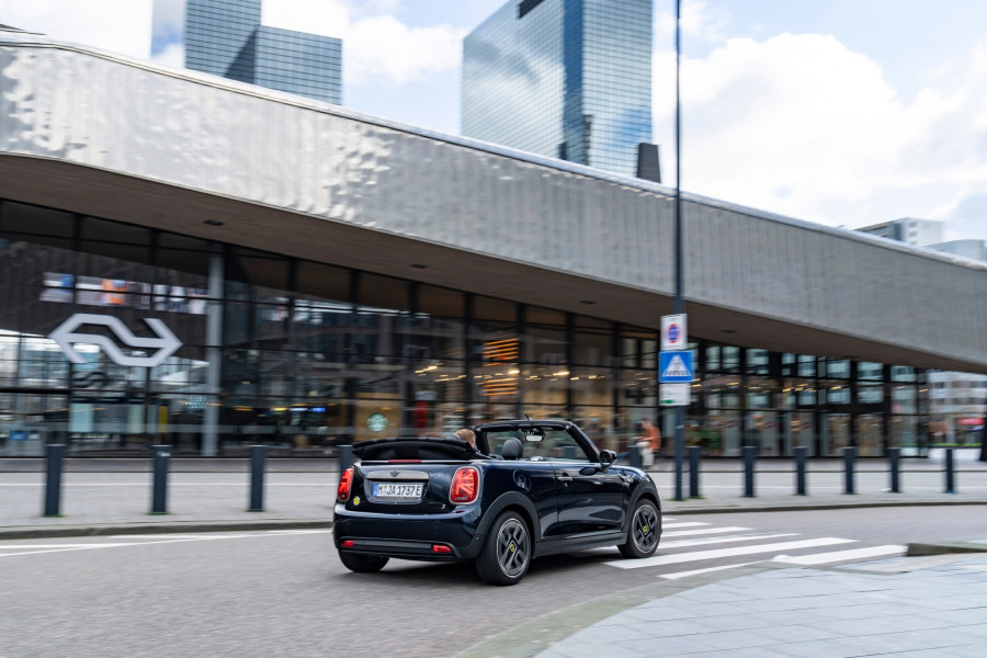 Το πρώτο αμιγώς ηλεκτρικό MINI Cabrio θα γιορτάσει την παγκόσμια πρεμιέρα του στην έκθεση αυτοκινήτου Auto Shanghai 2023.