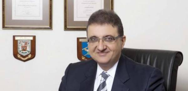 Εξαδάκτυλος: Να μη χαλαρώσουμε τους ρυθμούς εμβολιασμού Ιούλιο και Αύγουστο